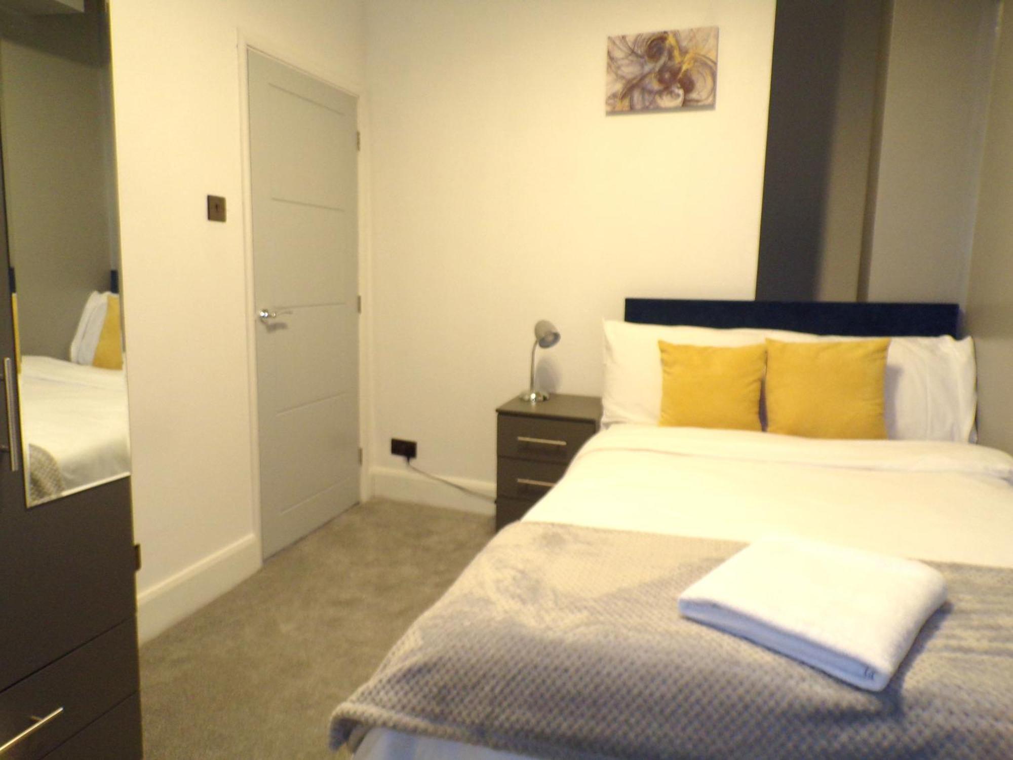 Hazelhurst House - 4 Bedrooms 2 Bathrooms Stoke-on-Trent Exteriér fotografie