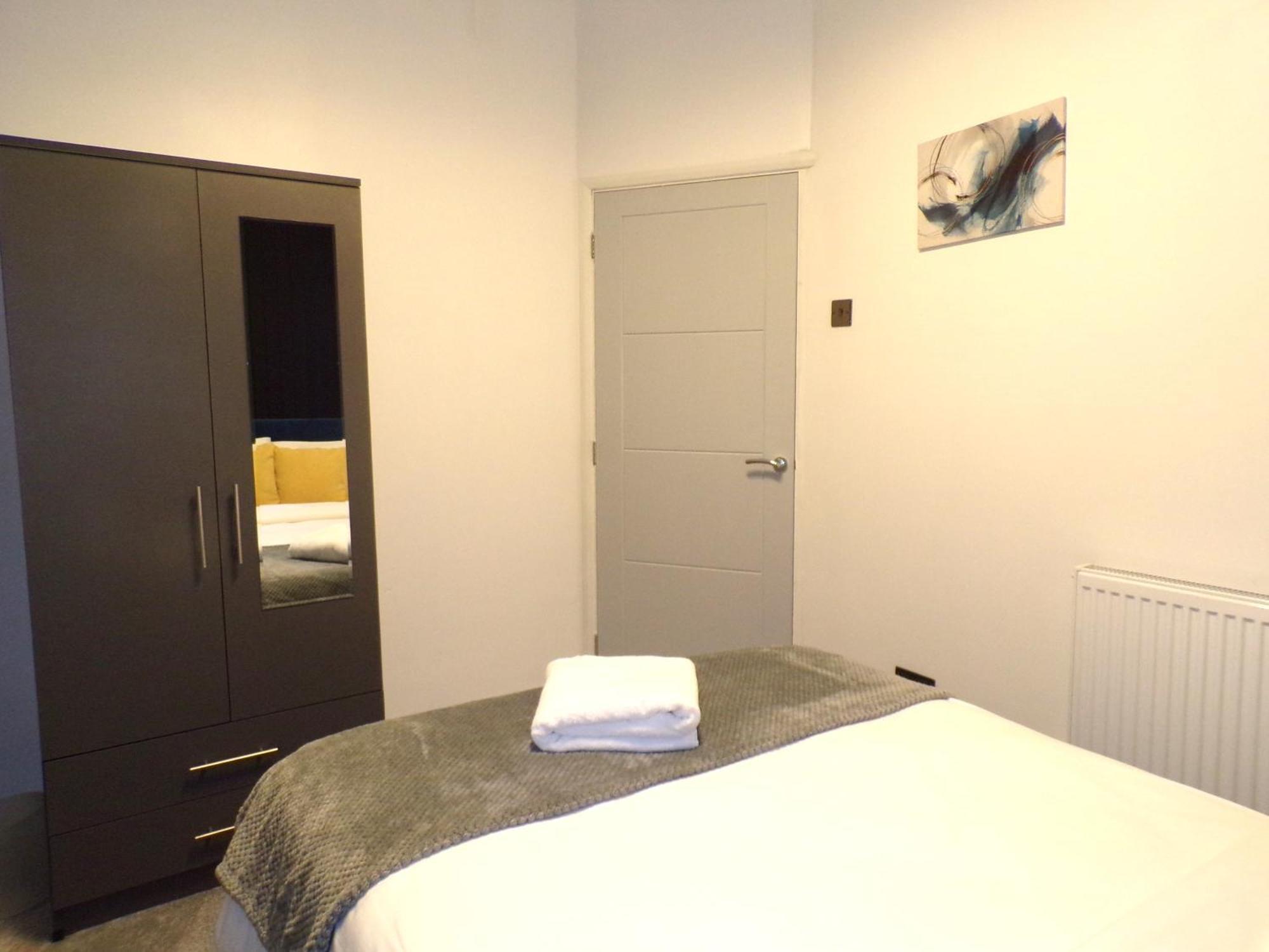 Hazelhurst House - 4 Bedrooms 2 Bathrooms Stoke-on-Trent Exteriér fotografie